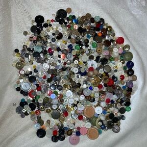 Vintage buttons lot
